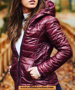 Kapşonlu şişme mont