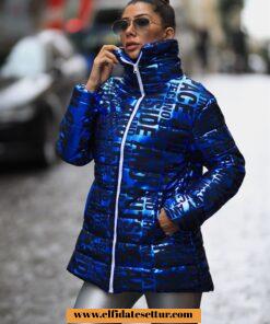 Yazılı uzun şişme mont