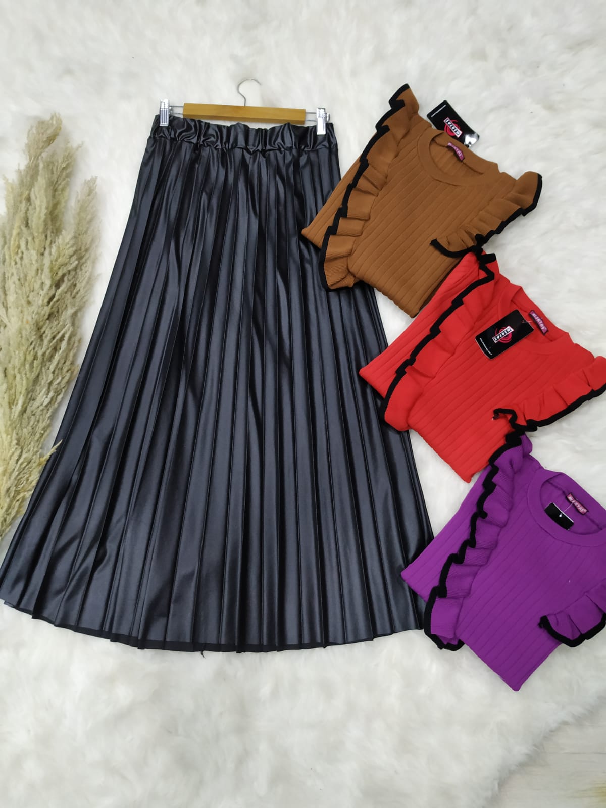 Deri görünümlü etek triko badi takım - Görsel 6