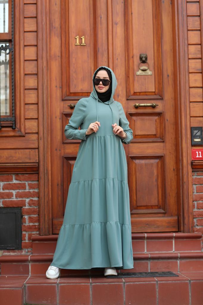 Kapüşonlu krep kat kat elbise - Görsel 3