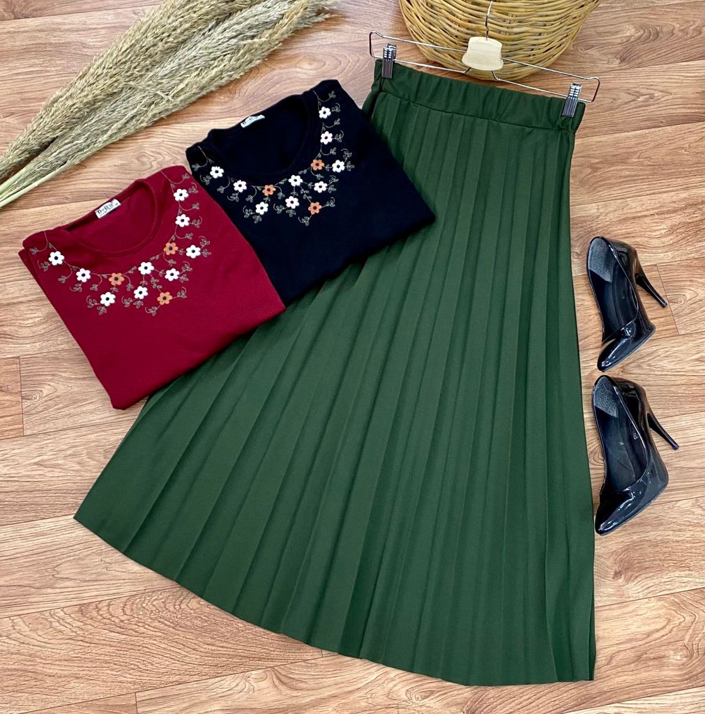 Nakışlı triko badi piliseli etek kombin - Görsel 4