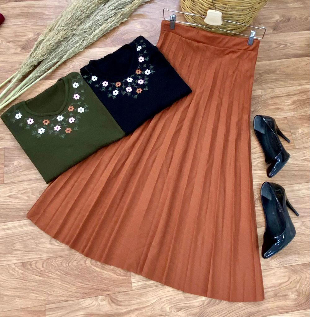 Nakışlı triko badi piliseli etek kombin - Görsel 3